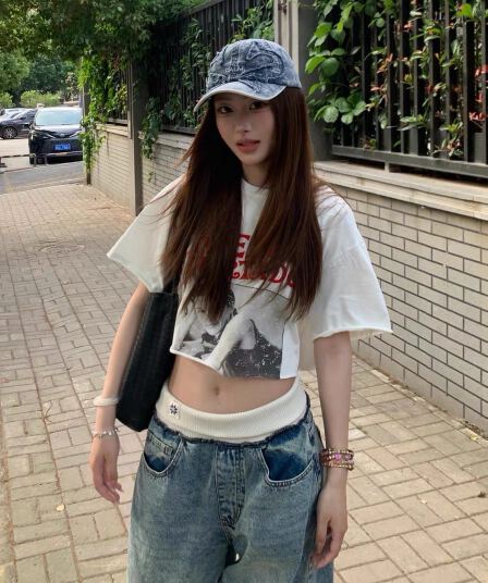 아메리칸 달콤한 차가운 핫걸 바람 초상화 슬로건 프린트 슈퍼 쇼트 스타일 t 여성 여름 새로운 루즈핏 캐주얼 가을 어깨 의류