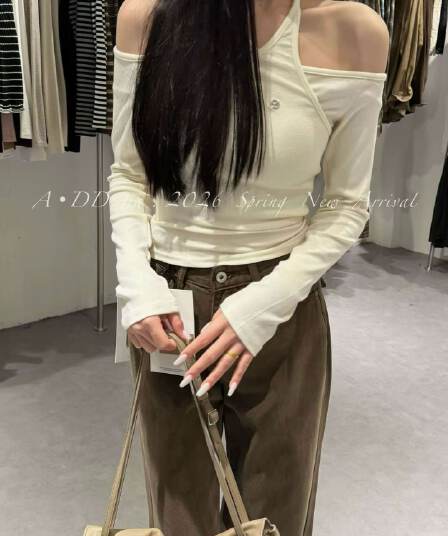 가을 새로운 한 부서 순수한 욕망 바람 행침 목 슬립 페이크 레이어드 티셔츠 핫걸 오프숄더 긴팔 맨위