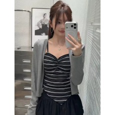 批发不规则条纹<b class='q'>吊带</b>叠穿长袖开衫两件套2026早秋新款女韩系温柔风套装