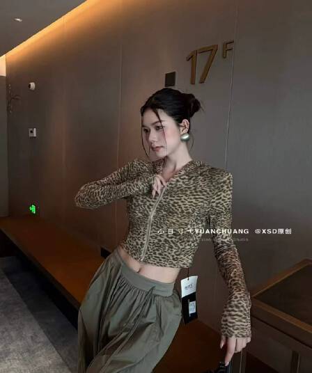 레오파드 무늬 핫걸 쇼트 스타일 후드 여성 코트 아메리칸 몸매 가꾸기 슬림해 보이는 지퍼 오픈 가디건 긴팔 맨위