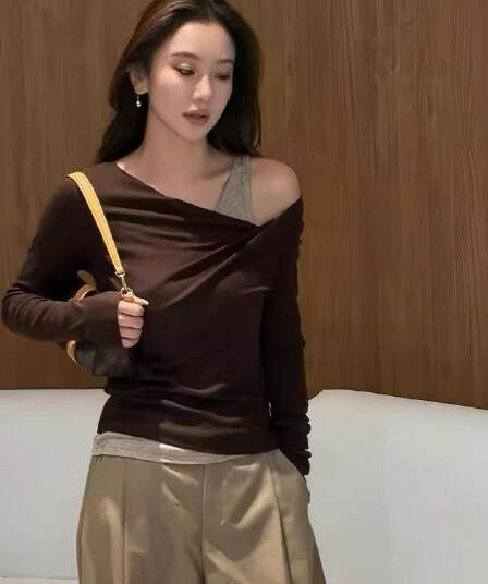 2026 가을 슬림해 보이는 다용도 오프숄더 페이크 레이어드 긴팔 맨위