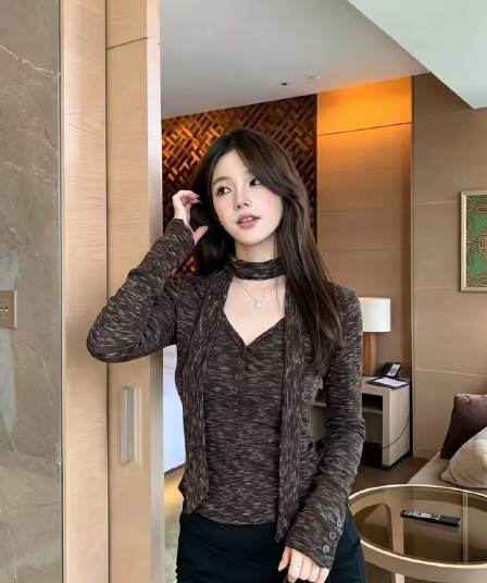 미니멀리즘 바람 긴팔 티셔츠 여성 의류 가을 새로운 품격 반 개방 V넥 단추 디자인 다용도 맨위 경기 스카프