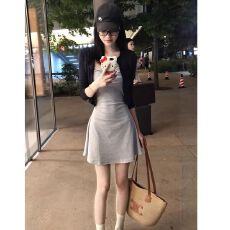 批发【人棉】甜辣灰色<b class='q'>条纹</b>吊带连衣裙女夏季收腰显瘦A字裙<b class='q'>短裙</b>两件套