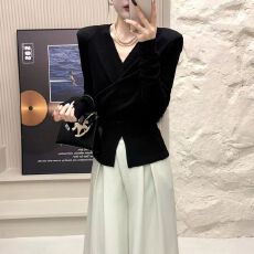 批发<b class='q'>大码</b>女装遮肚子交叉V领长袖<b class='q'>打底衫</b>女秋冬胖妹妹内搭显瘦