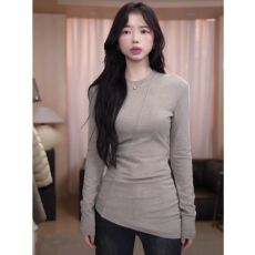 批发螺纹德绒韩系简约长袖<b class='q'>打底衫</b>秋冬新款不规则圆领设计感上衣女