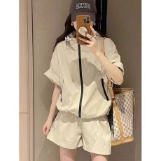 批发新款时尚连帽宽松开衫防晒衣套装<b class='q'>女</b>小个子夏季新款薄款<b class='q'>短裤</b>两件套