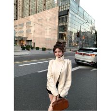 批发麂皮绒米色立领长袖<b class='q'>外套</b>女秋季宽松夹克机车服设计感气质开衫上衣