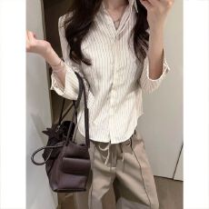 批发气质翻领竖条纹短款<b class='q'>衬衫</b>女早秋薄款高腰垂感阔腿<b class='q'>裤</b><b class='q'>通勤</b>气质两件套