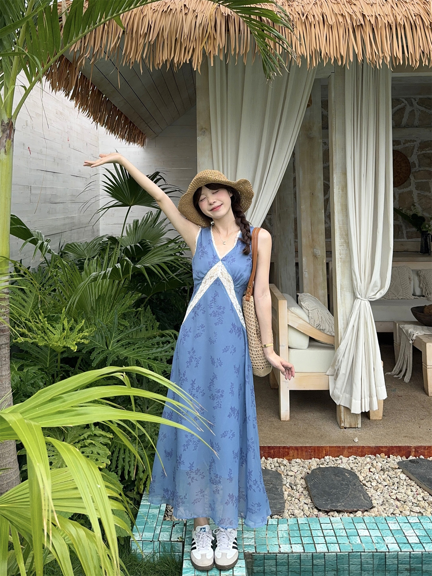 FA24329# 法式蕾丝V领花边小众设计感拼接碎花连衣裙 服裝批發女裝批發服飾貨源