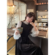 批发实拍实价~法式氛围感高领蕾丝衫+丝绒<b class='q'>无袖</b>背心连衣裙两件套装