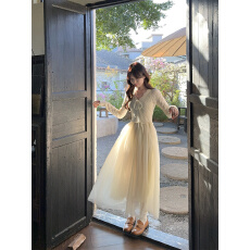 批发实拍实价~法式设计感<b class='q'>V领</b>假两件蕾丝拼接网纱连衣裙