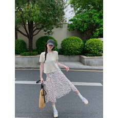 批发实拍实价~甜美温柔风圆领马海毛毛衣+波点<b class='q'>不规则</b>荷叶边<b class='q'>半身裙</b>