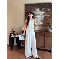 批发实拍实价~法式复古小众设计感V领马甲+垂感宽松阔腿裤哇哦套