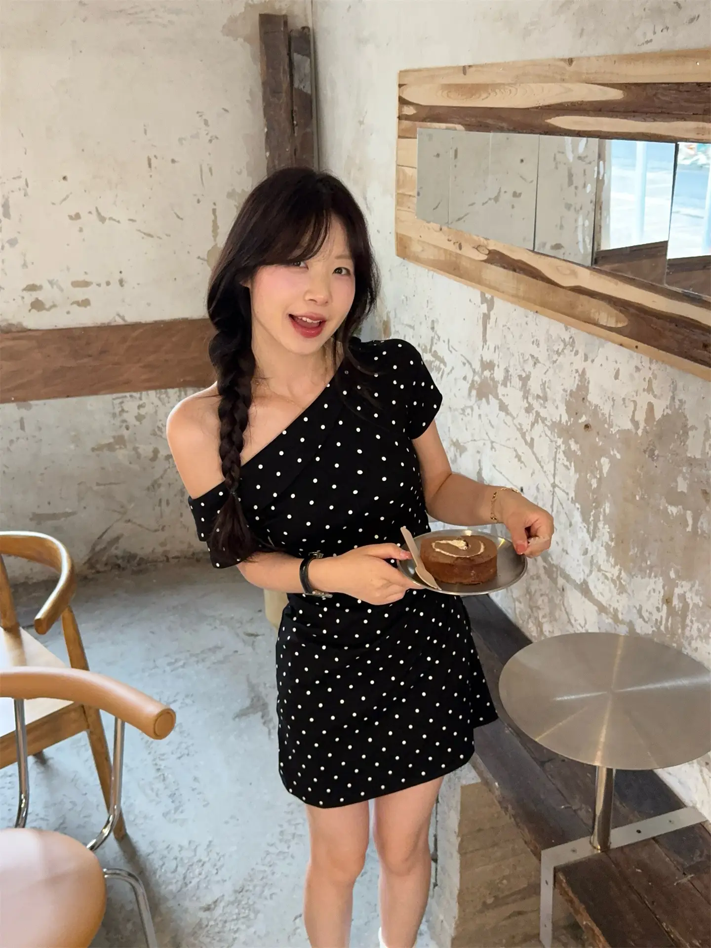 슬림핏 블랙 패턴 A라인 원피스 상세 이미지 6