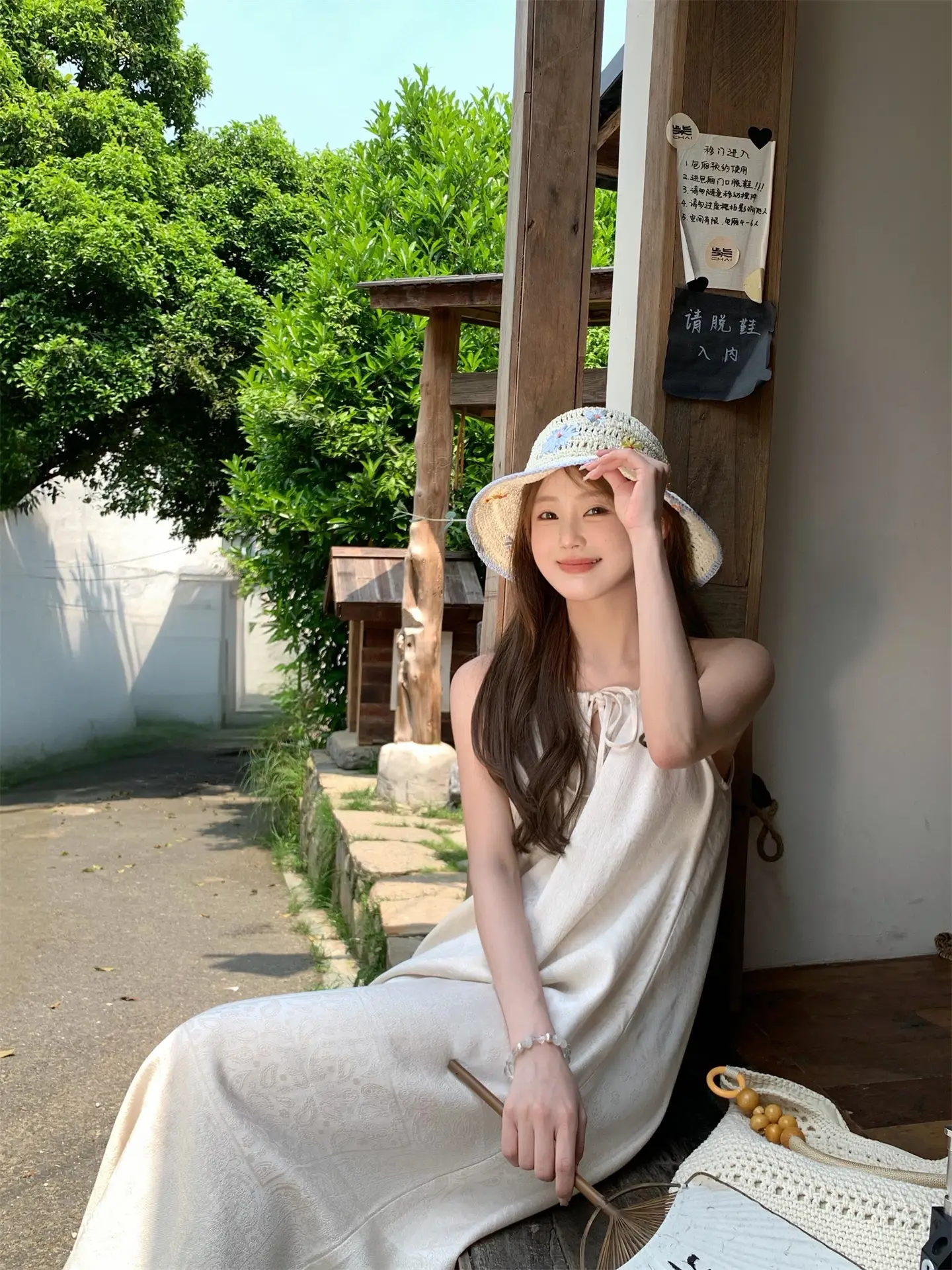 무릎까지 내려오는 무소매 루즈핏 원피스 상세 이미지 7