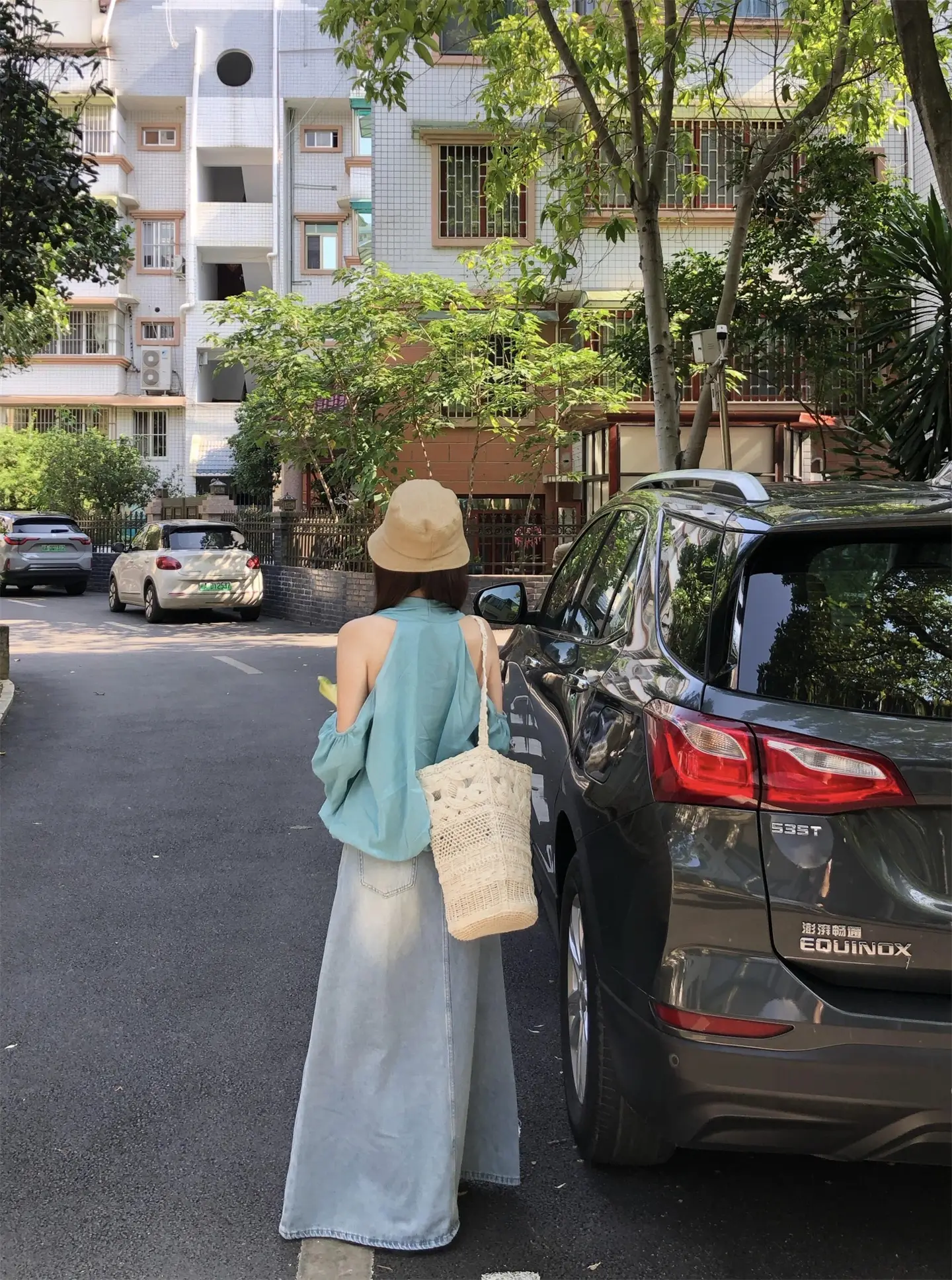 러블리 V넥 오프숄더 퍼프소매 셔츠 상세 이미지 3