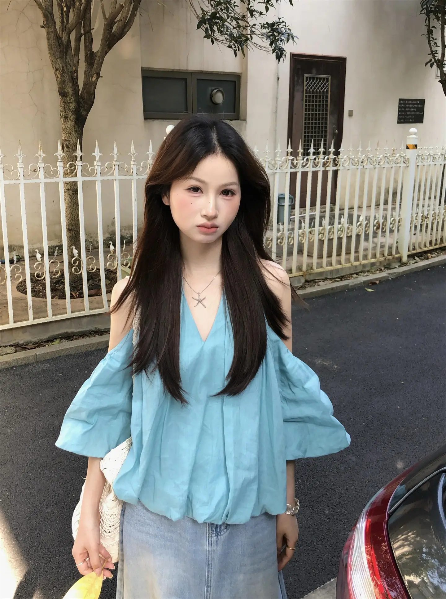러블리 V넥 오프숄더 퍼프소매 셔츠 상세 이미지 7