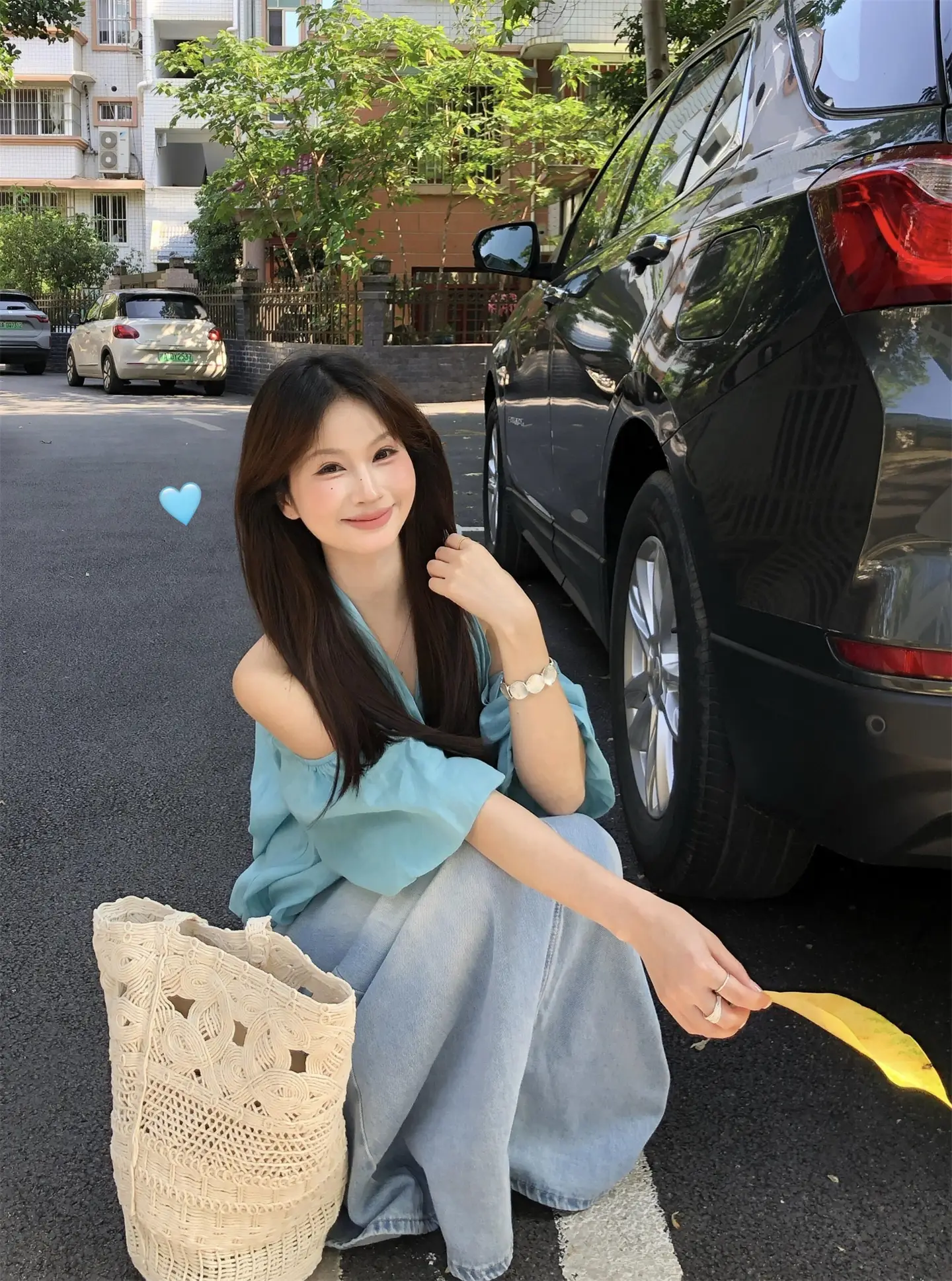 러블리 V넥 오프숄더 퍼프소매 셔츠 상세 이미지 8