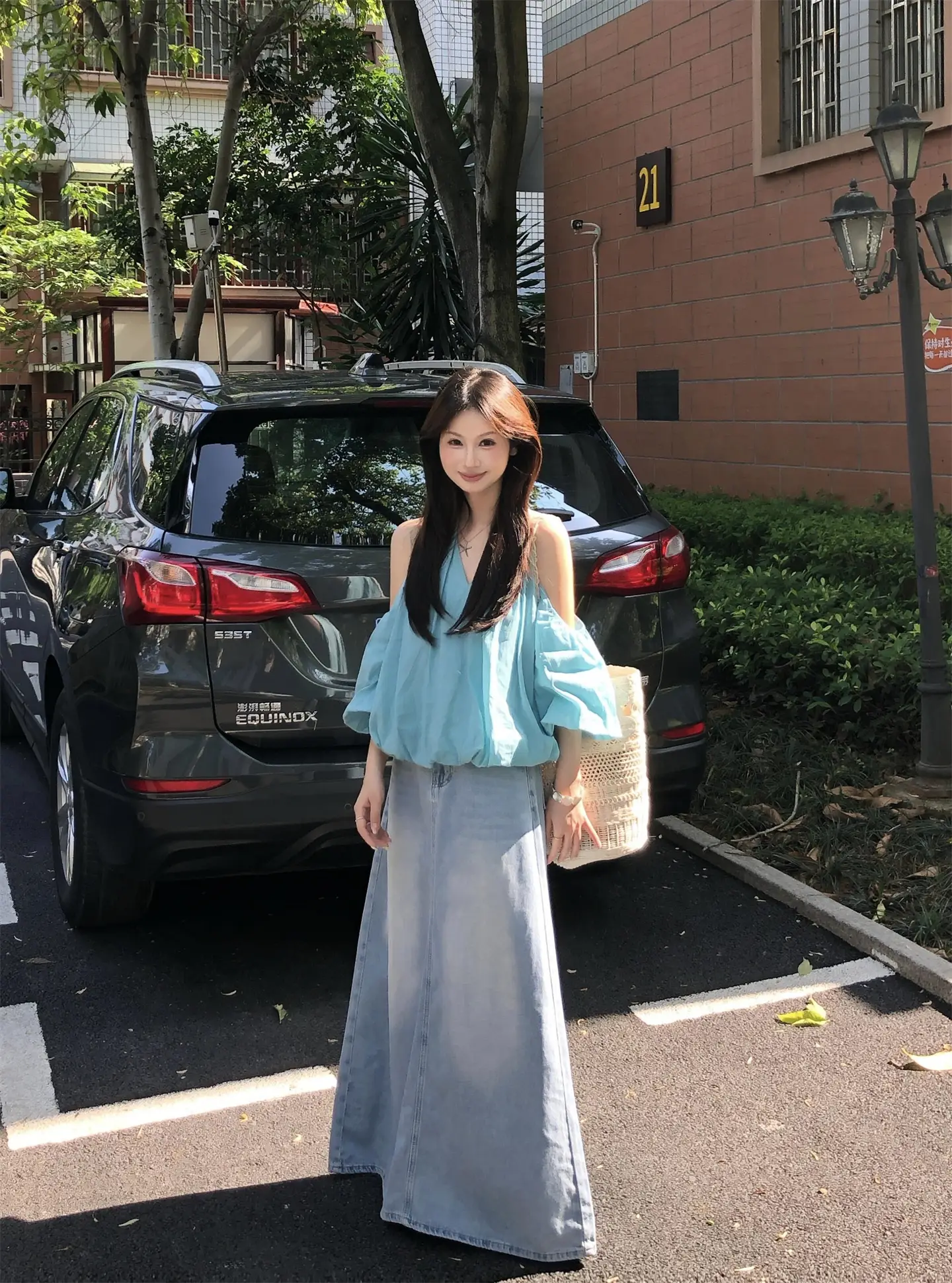 러블리 V넥 오프숄더 퍼프소매 셔츠 상세 이미지 9