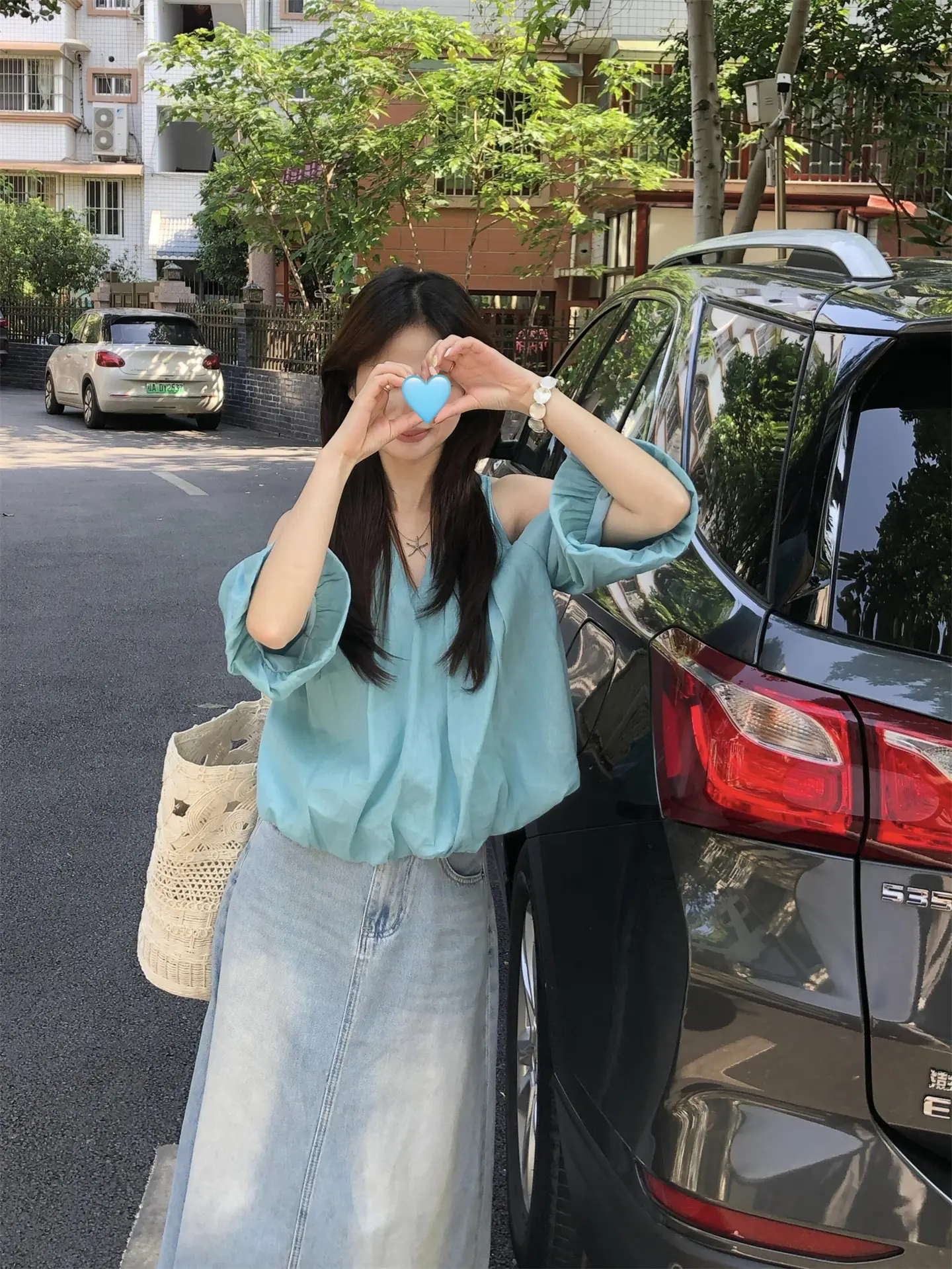 러블리 V넥 오프숄더 퍼프소매 셔츠 상세 이미지 11