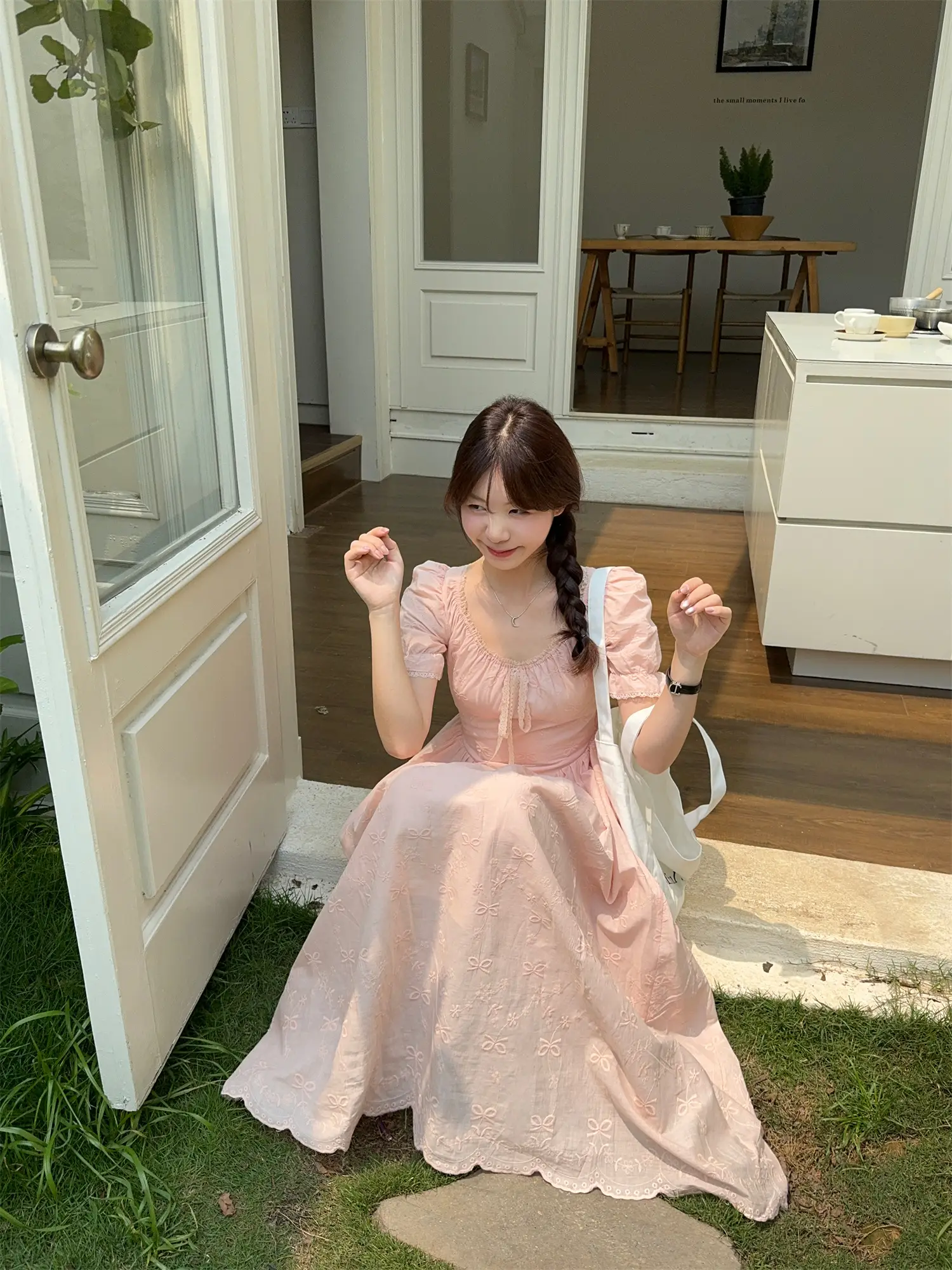 퍼프소매 자수 자카드 레이스 원피스 상세 이미지 4