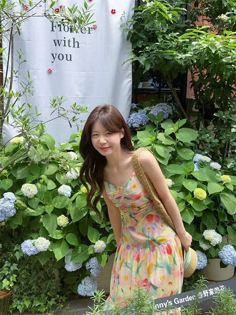 플라워 프린팅 허리 셔링 민소매 원피스 상세 이미지 4