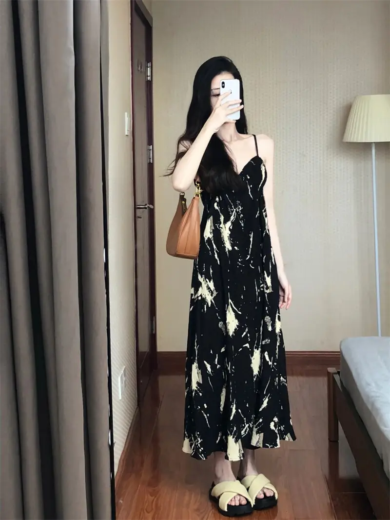 스퀘어넥 블랙 스트랩 원피스 상세 이미지 3