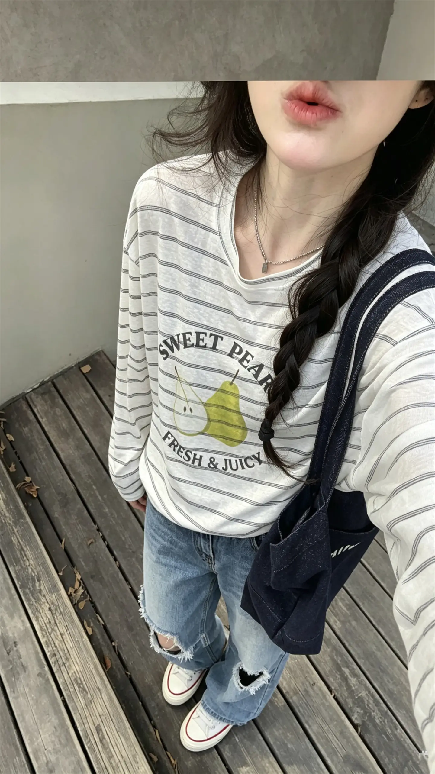 심플한 티셔츠 블랙 화이트 상세 이미지 3