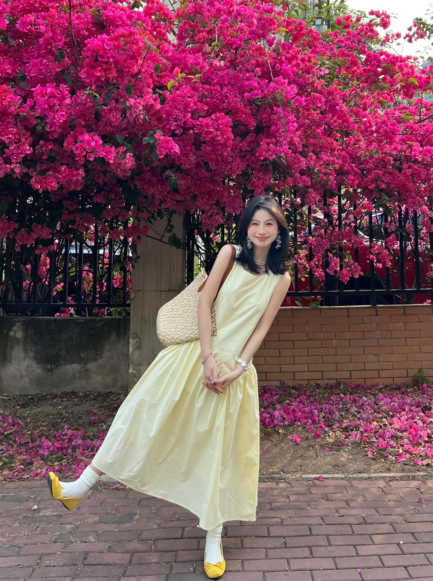 무릎까지 내려오는 허리 높은 원피스 상세 이미지 4