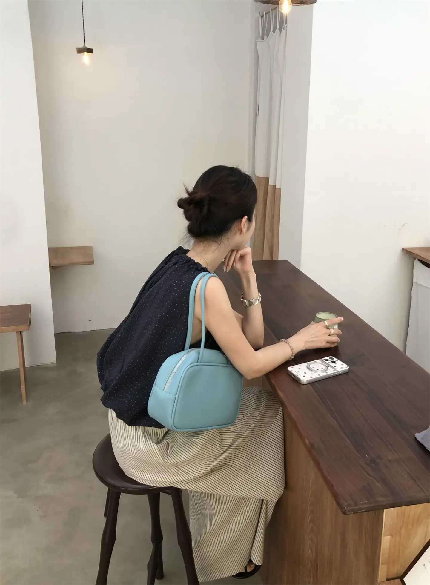 폴카 도트 홀터넥 오프숄더 민소매 탑 상세 이미지 2