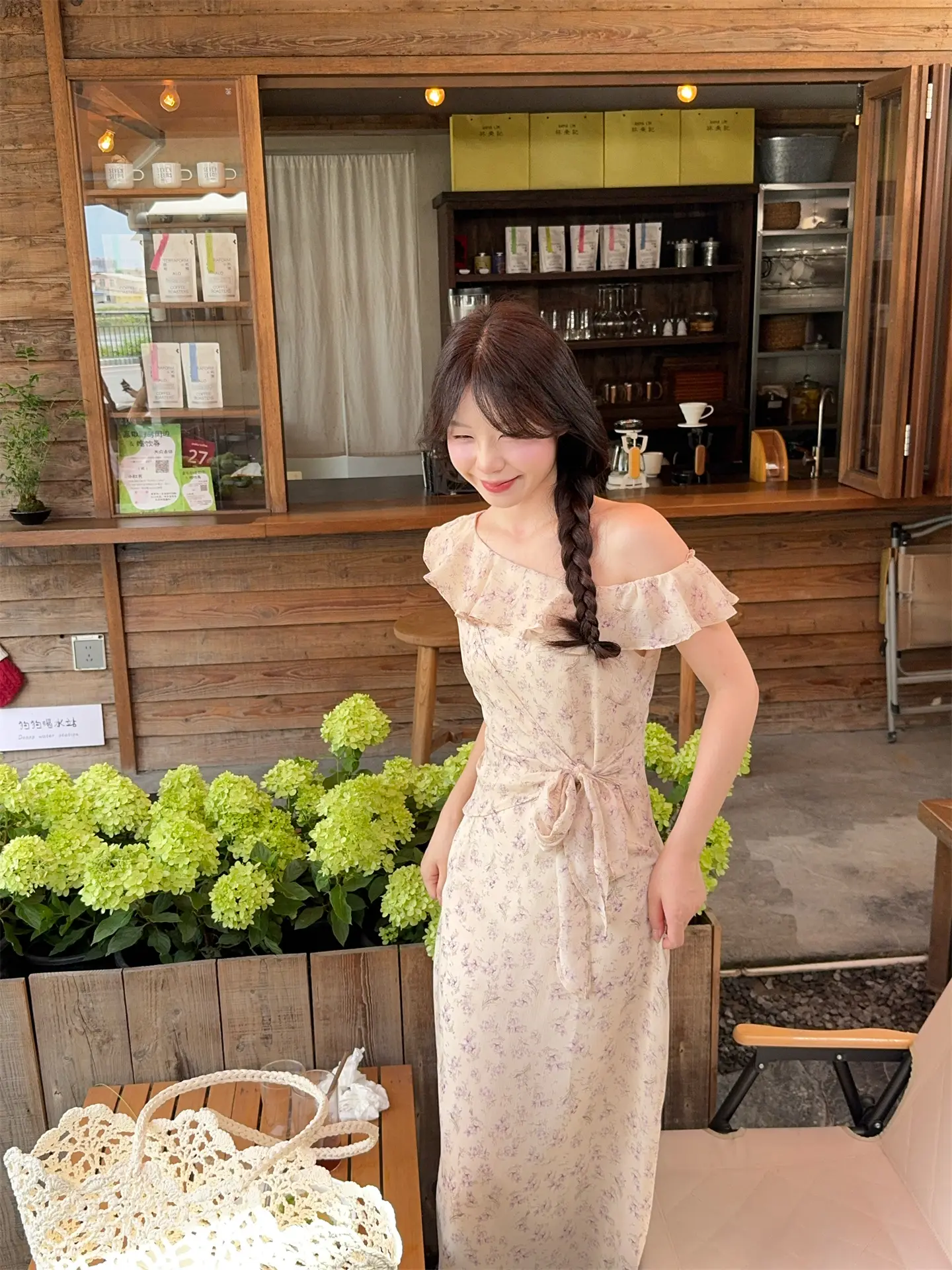 플라워 원숄더 러플 롱 원피스 상세 이미지 1