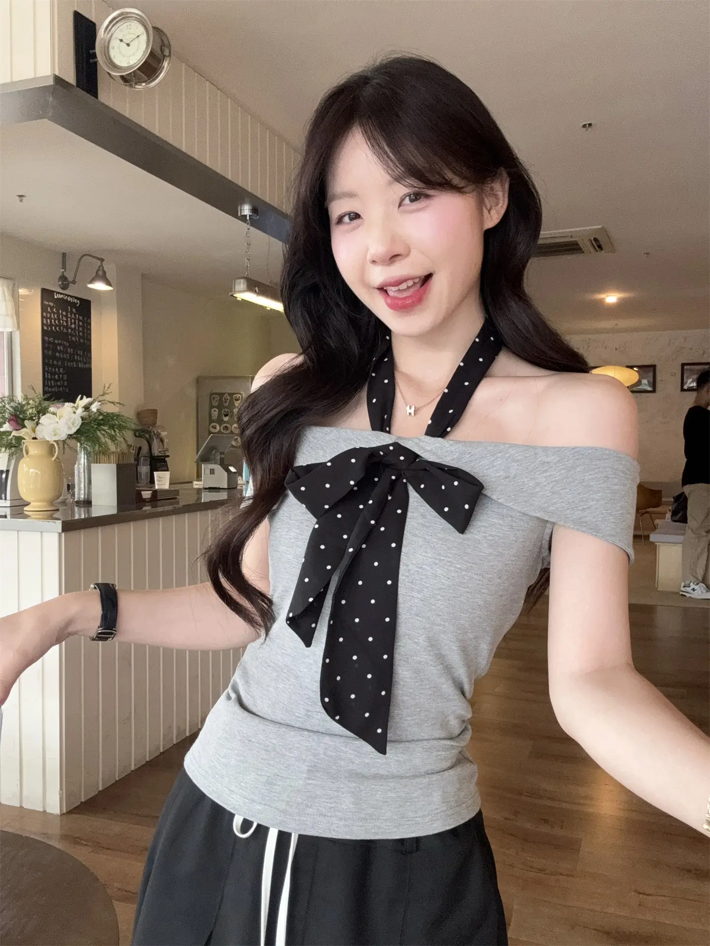 홀터넥 리본 슬림 반소매 티셔츠 상세 이미지 11