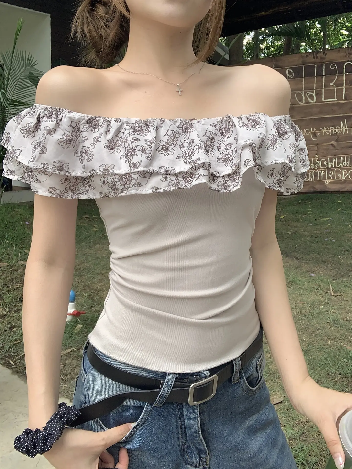 러플 원숄더 반소매 티셔츠 상세 이미지 4