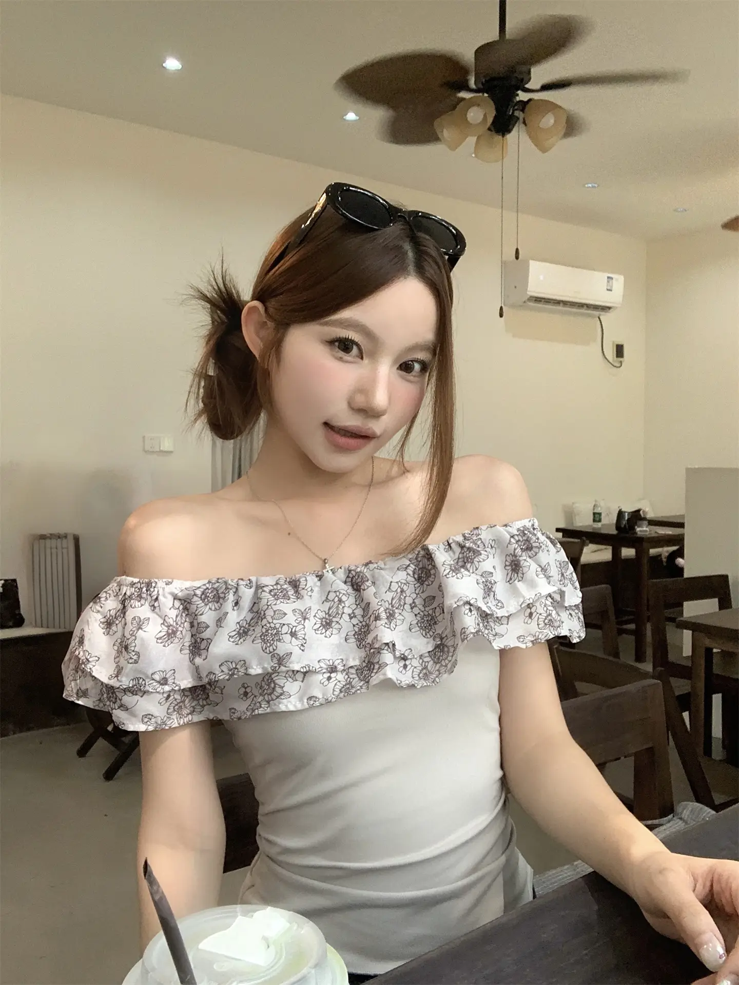 러플 원숄더 반소매 티셔츠 상세 이미지 5