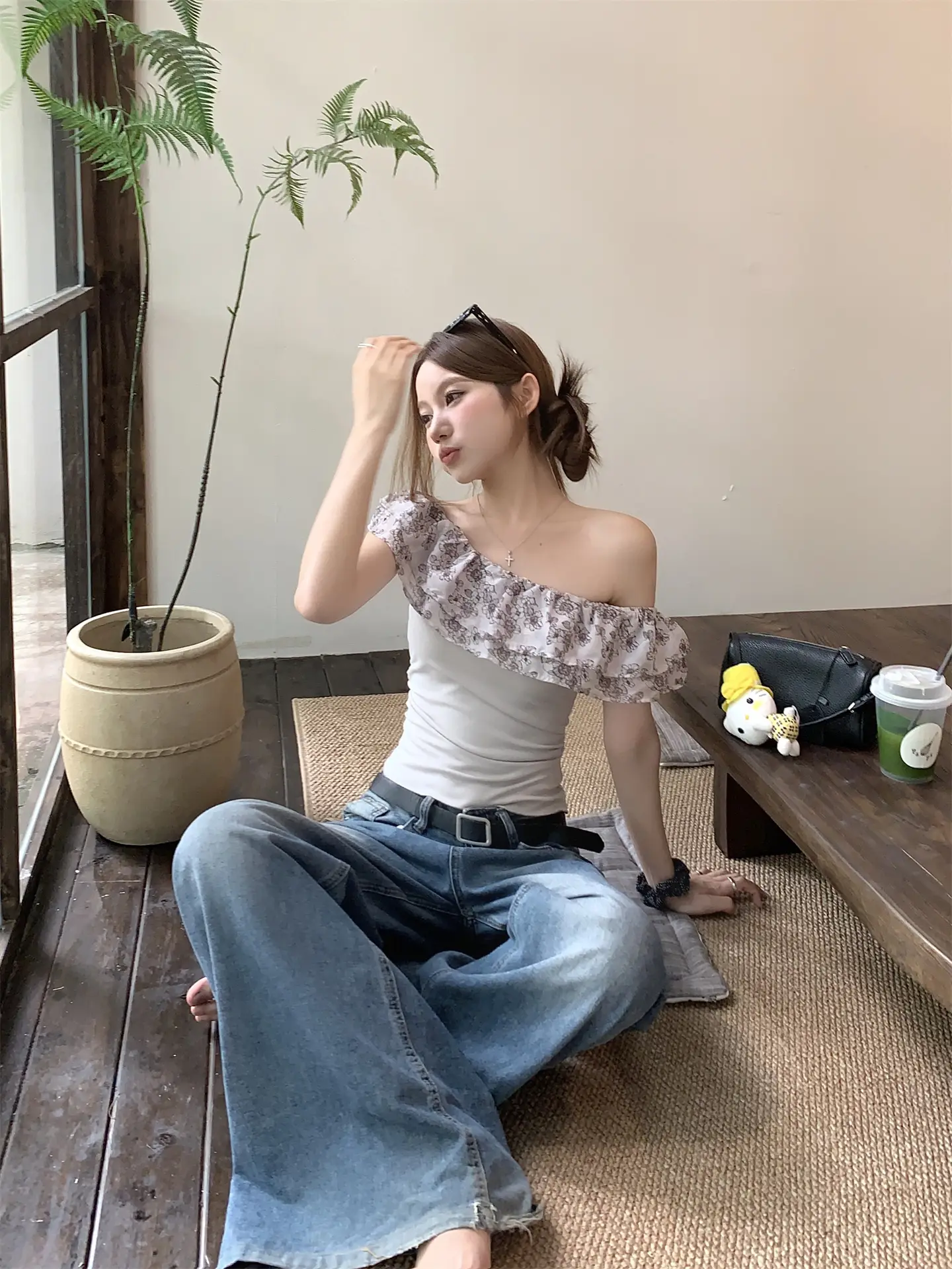 러플 원숄더 반소매 티셔츠 상세 이미지 12