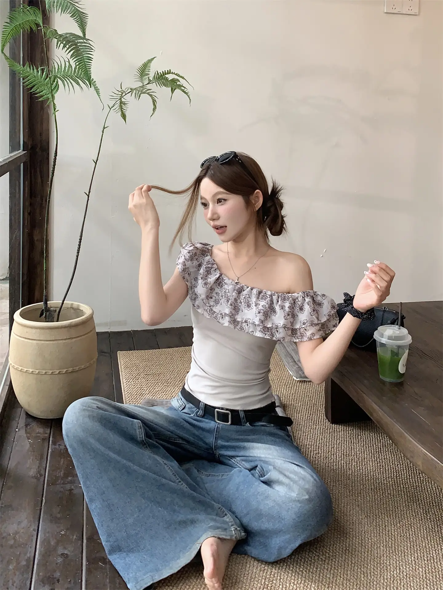 러플 원숄더 반소매 티셔츠 상세 이미지 13