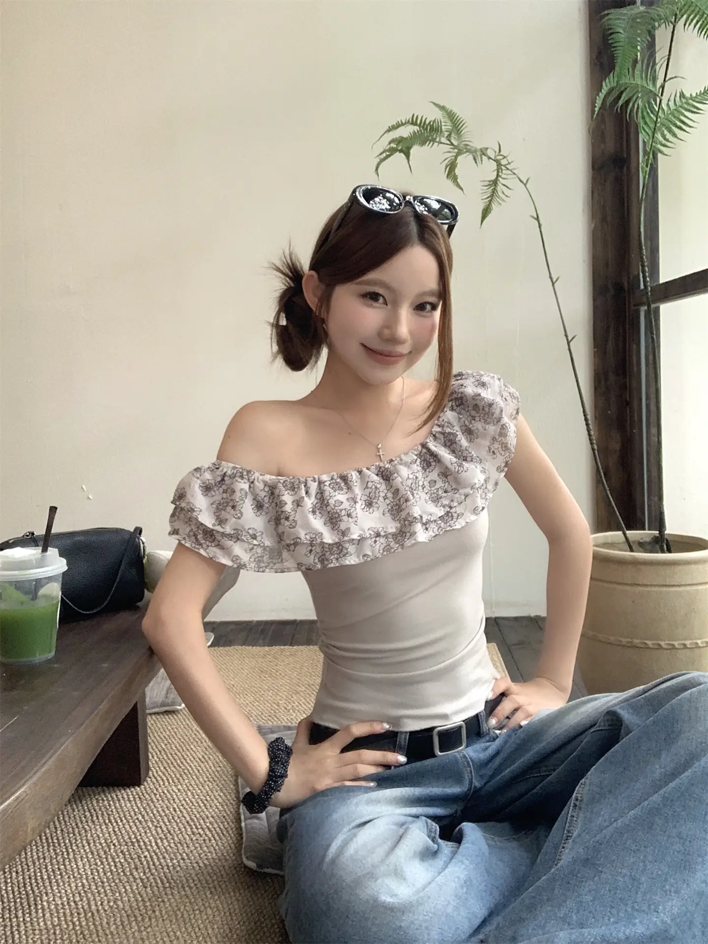 러플 원숄더 반소매 티셔츠 상세 이미지 15