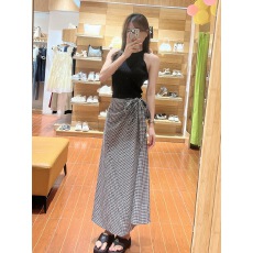 批发法式气质黑色针织挂脖女夏季外穿<b class='q'>修身</b>上衣黑白格半身裙套装