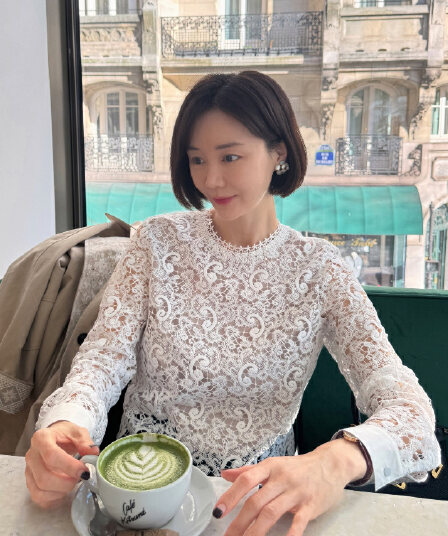 무거운 작업 품격 레이스 셔츠 긴팔 셔츠 한국 스타일 chic 빛 럭셔리 고급 센스 패션 대외 무역 여성