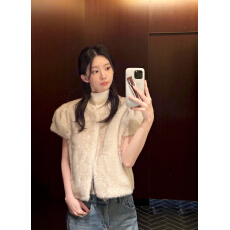 批发甜美风泡泡袖水貂毛毛马甲外套 冬季保暖chic