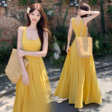 批发实拍~法式茶歇方领吊带<b class='q'>连衣裙</b>夏季a字背心裙复古收腰大码黄色长裙