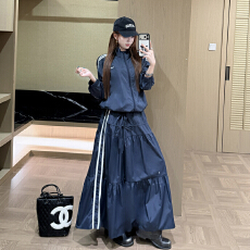 批发实拍~春夏<b class='q'>秋</b>三季新款大码套装长袖拉条薄款上衣+高腰宽松显瘦半裙