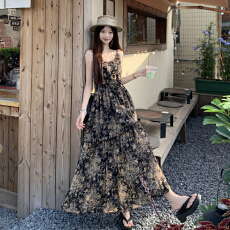 批发实拍~2026夏季新款大码连衣裙法式碎花V领木耳边可调节长款<b class='q'>吊带</b>裙