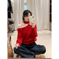 批发设计感挂脖斜肩红色长袖针织衫女秋冬<b class='q'>宽松</b>内搭打底衫毛衣露肩上衣