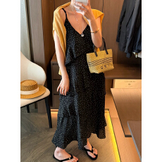 批发四季青2026春夏新<b class='q'>修身</b>显瘦波点吊带裙时尚百搭甜美中长裙<b class='q'>打底裙</b>子