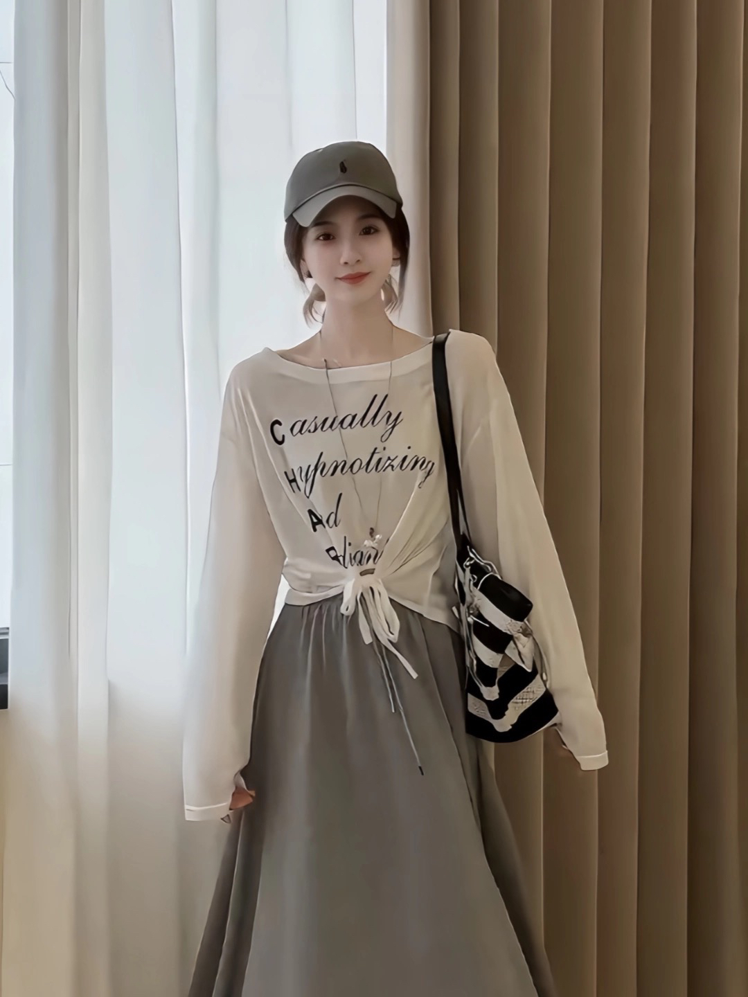 한 부서 레트로 알파벳 프린트 비스듬한 어깨 긴팔 티셔츠 여성 2026 여름 연령 감소 캐주얼 자외선 차단 세트