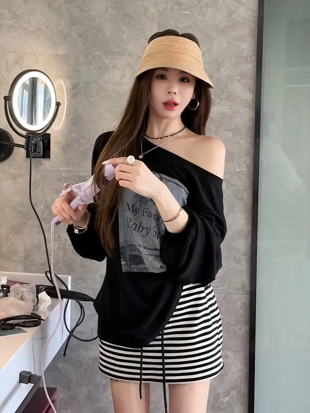 검정색 순수한 욕망 오프숄더 긴팔 티셔츠 여성 얇은 스타일 루즈핏 비스듬한 어깨 태양 보호 셔츠 여름 캐주얼 스트라이프 반 스커트 세트