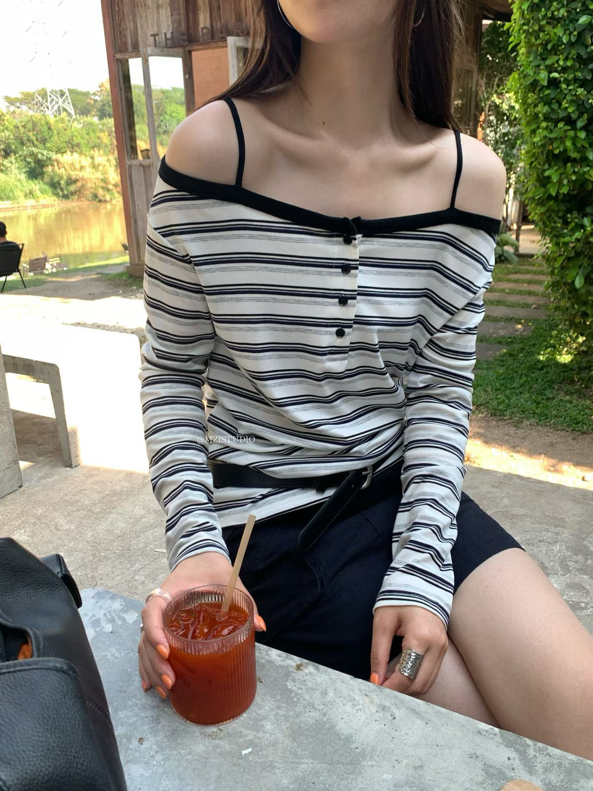 pphome 이른 봄 캡처 고급 한 부서 주간 실크 배색 측면 스트라이프 오프숄더 작은 섹시함 풀오버 긴팔 티셔츠