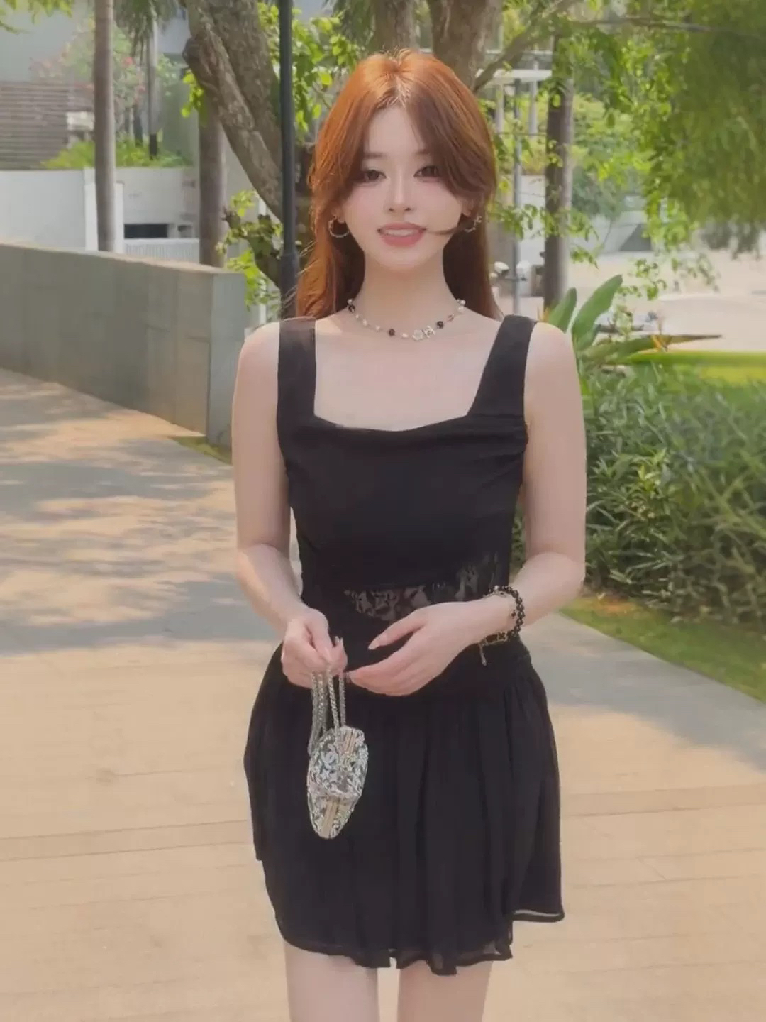 빛 요리 한 바람 검정색 레이스 조각 슬립 여성 드레스 여름 새로운 섹시함 허리 수축 슬림해 보이는 디자인 센스 미니 스커트