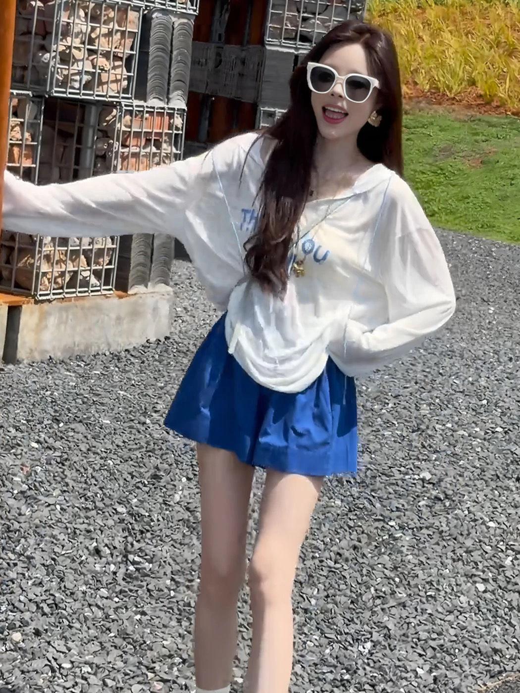 패션 디자인 센스 알파벳 프린트 루즈핏 후드 자외선 차단 맨위 여성 여름 새로운 얇은 스타일 블라우스 긴팔 티셔츠